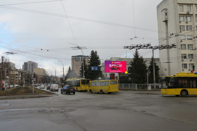 Призма 6x3,  Святослава Хороброго вул. (Народного Ополчення вул.), біля Ернста ул., до Севастопольської пл., в центр