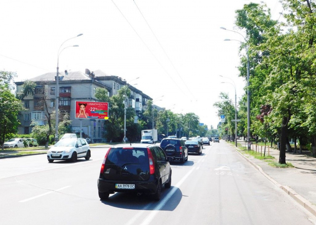 Призма 6x3,  Будівельників вул. 30