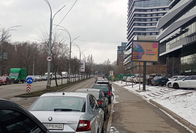 Скролл 3.14x2.3,  Голосіївський просп. (ст. м. Голосіївська, Голосіївська пл.), в напрямку Одеська пл.