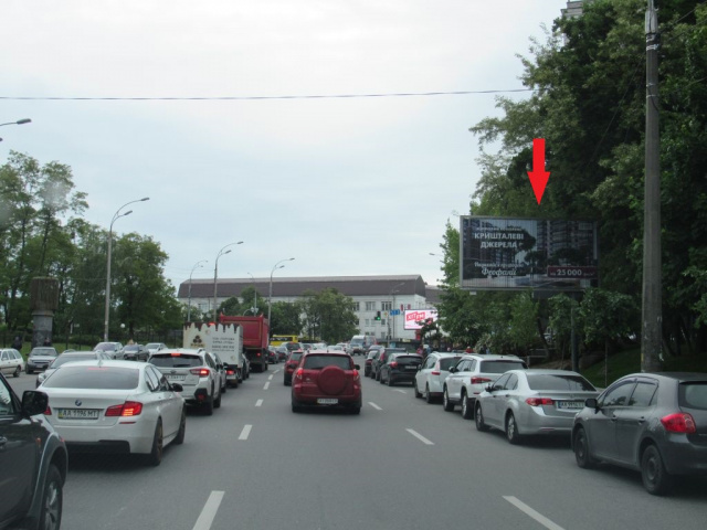 Призма 6x3,  Васильківська вул. 37, в напрямку Амурська пл., центр