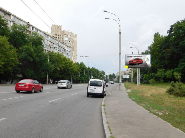 Призма 6x3,  Щусєва Академіка вул. 36 напроти