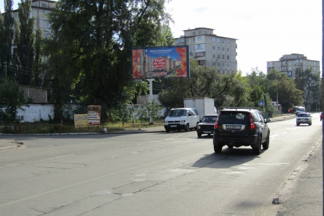 Щит 6x3,  Кибальчича вул., 15, (навпроти ринок "Десна", маркет "Фуршет", "Фора", Приват Банк, УкрСоцБанк, "Космо"), в напрямку Перова бульв.