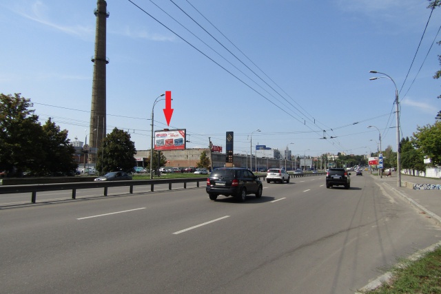 Щит 6x3,  Лугова вул. (Караван, Ашан, АЗС "SOCAR", Банк Аваль), в напрямку Автозаводська вул.