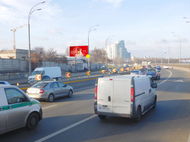 Призма 6x3,  Набережно-Рибальська  вул., 100 м перед залізничним мостом