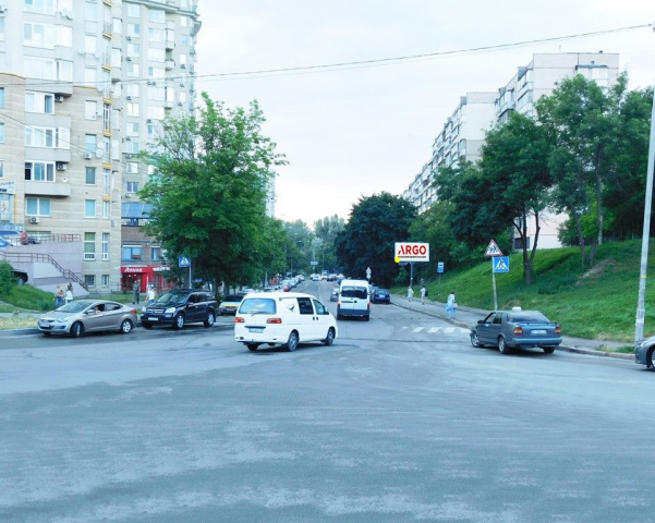 Призма 2x4,  Кудряшова вул. 9